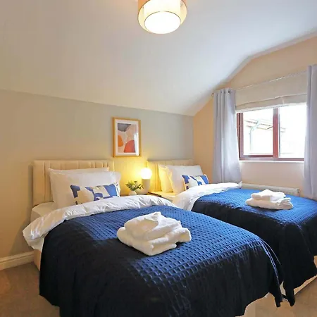 M1, M62, Free Parking, Wifi, 8 Beds, Separate Office Dewsbury Exterior photo