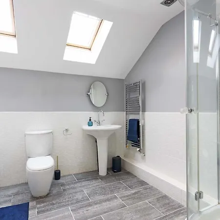 M1, M62, Free Parking, Wifi, 8 Beds, Separate Office Dewsbury Exterior photo